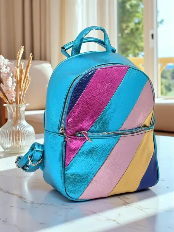 Royalfashion női hátizsák öko bőrből, fémes csíkokkal Metallic Stripes